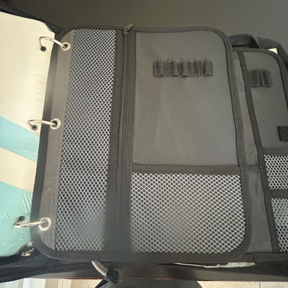 Case It Zipper Binder. NWOT - Picture 8 of 16